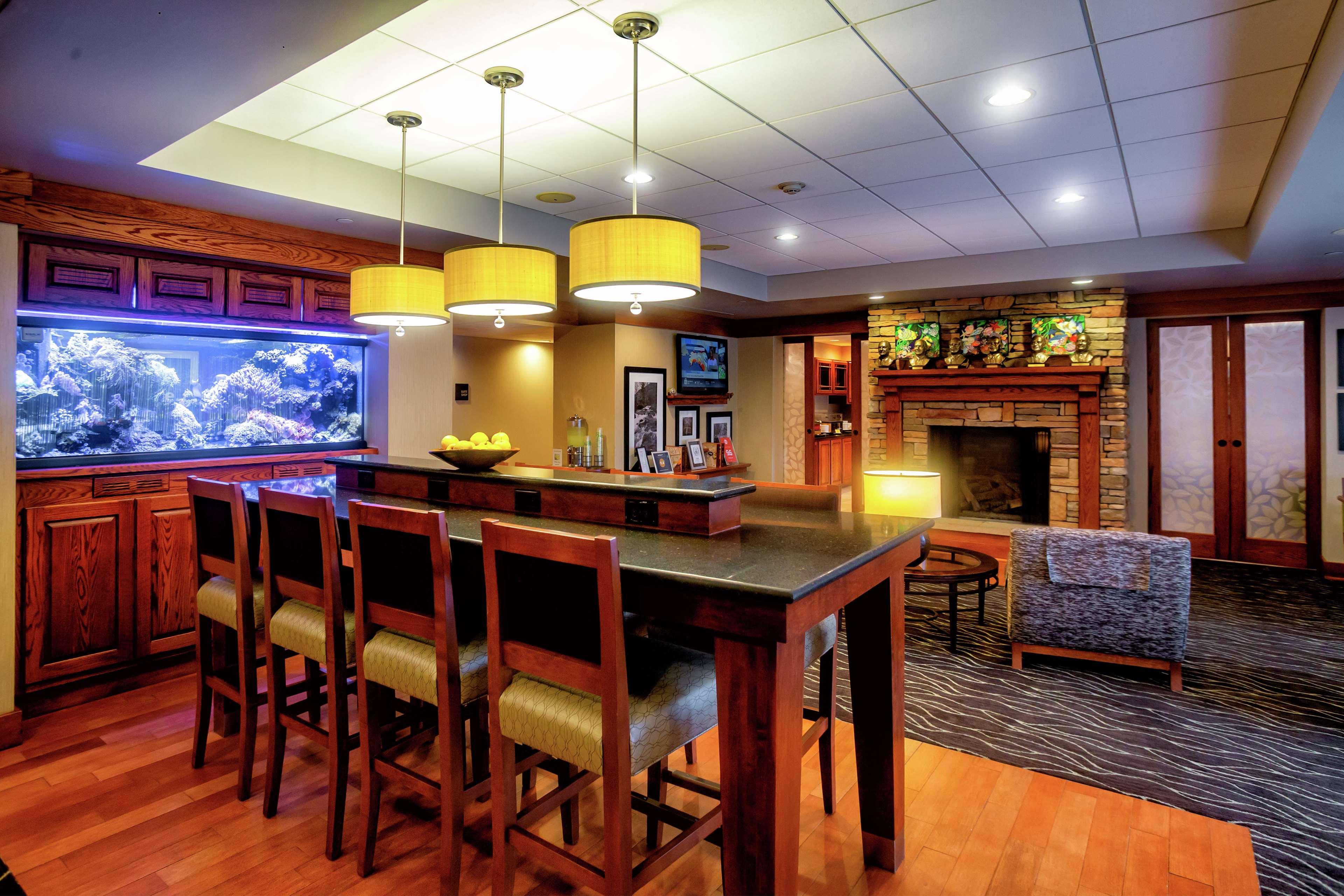 Hampton Inn Wheeling Kültér fotó