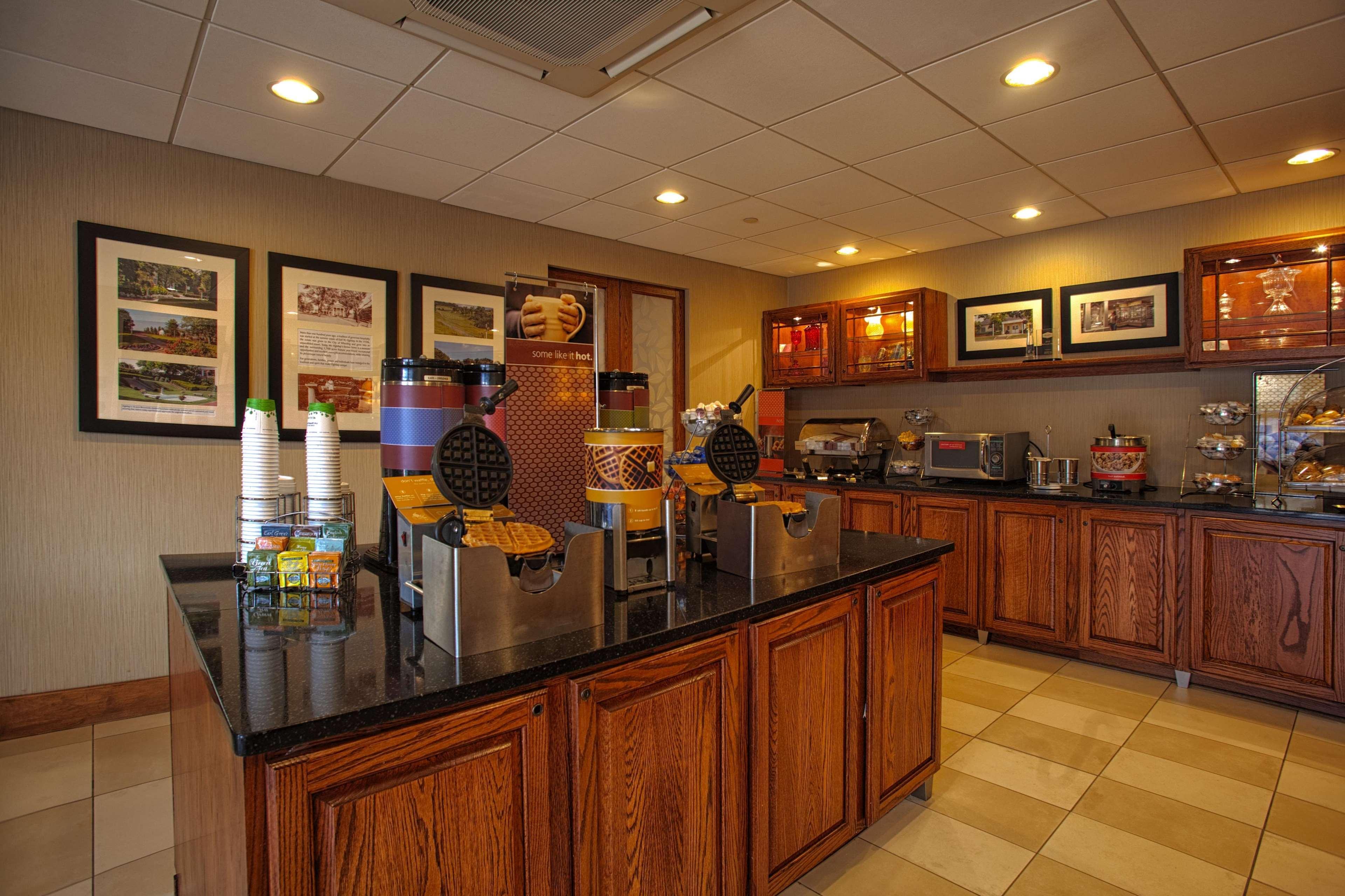 Hampton Inn Wheeling Kültér fotó